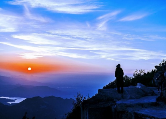 【优客户外夜爬泰山】4月21号(周六)出发 登泰山 观日出 游大明湖