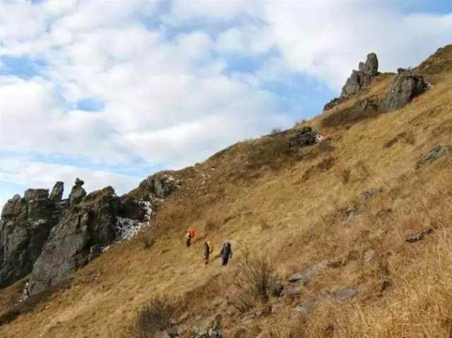 三丰【五一】探秘神农架无人区,神农架老君山重装穿越路线,赏漫山遍野