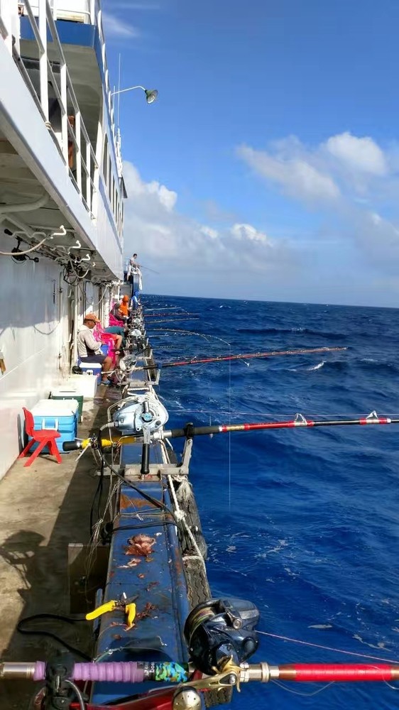 三亚——西沙群岛——三亚 全船20多个钓位,提供简单海钓相关设备