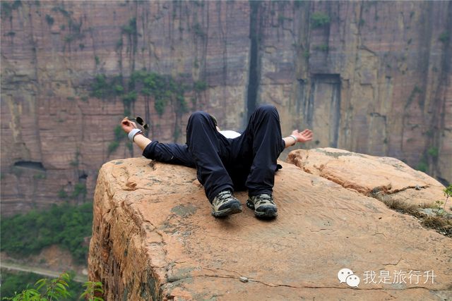 这些货在悬崖上的高危动作请勿模仿郭亮村转发三丰抱犊村队友旅行升